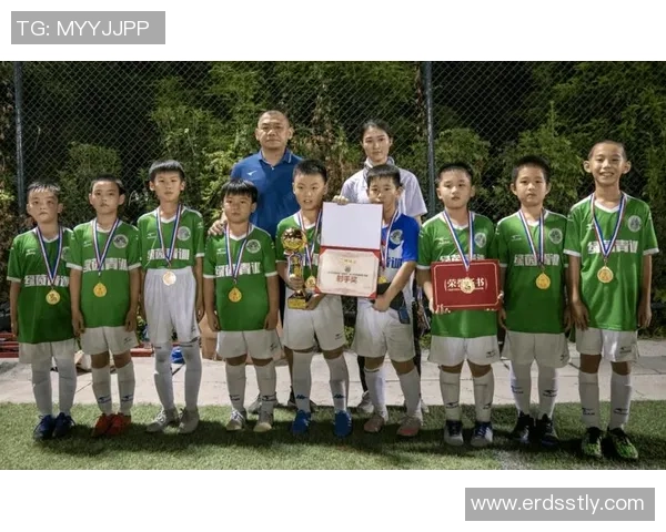 成都足球队心理素质分析与表现评估探讨