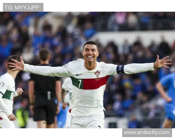 描绘足球巨星C罗的艺术之旅与激情瞬间