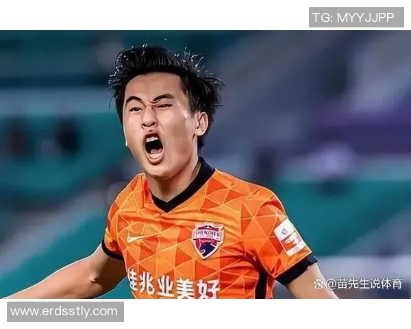 最火新疆足球明星的崛起之路与未来发展展望